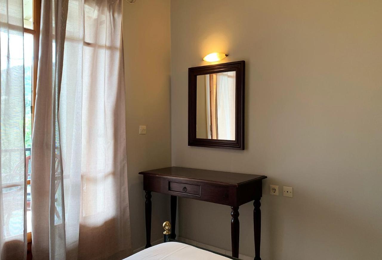 Katerinas Inn Apartments Keri Ngoại thất bức ảnh