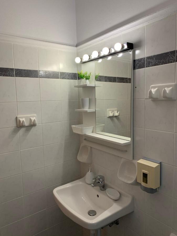 Katerinas Inn Apartments Keri Ngoại thất bức ảnh