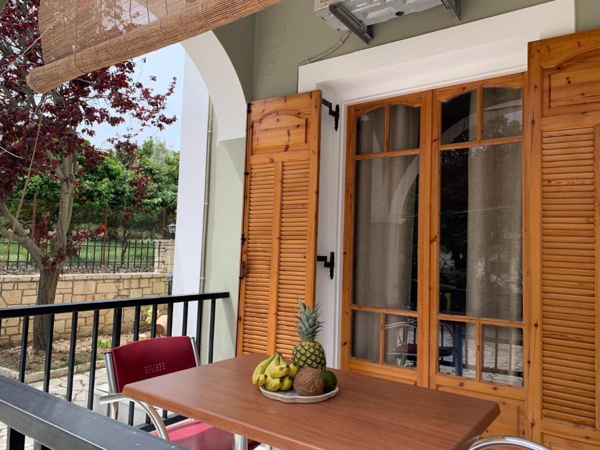 Katerinas Inn Apartments Keri Ngoại thất bức ảnh